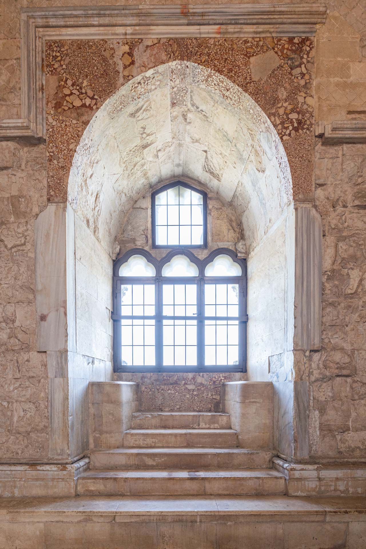 Castel del Monte et l&rsquo;avènement des Angevins