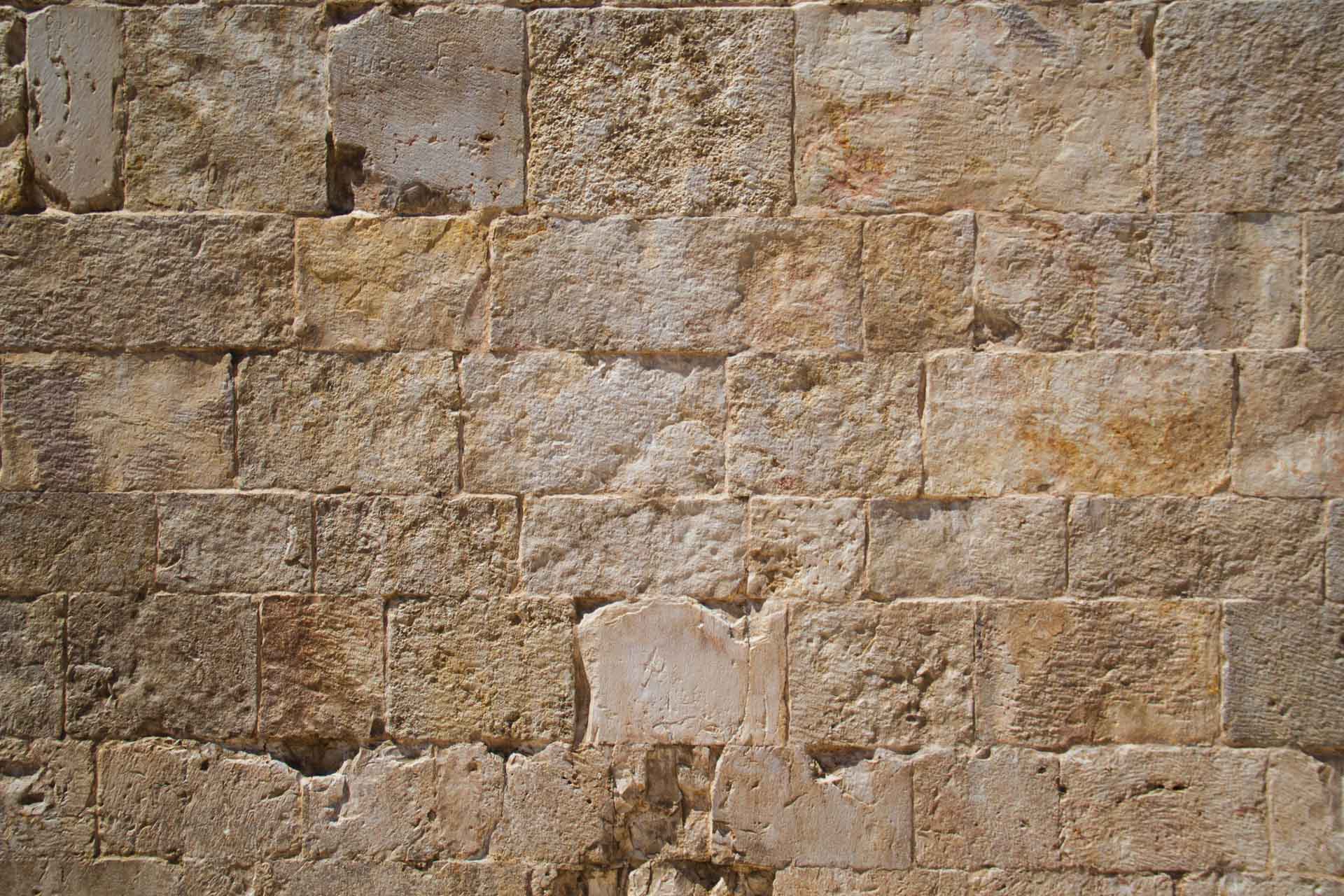 El castillo ayer y hoy: breve historia de las restauraciones