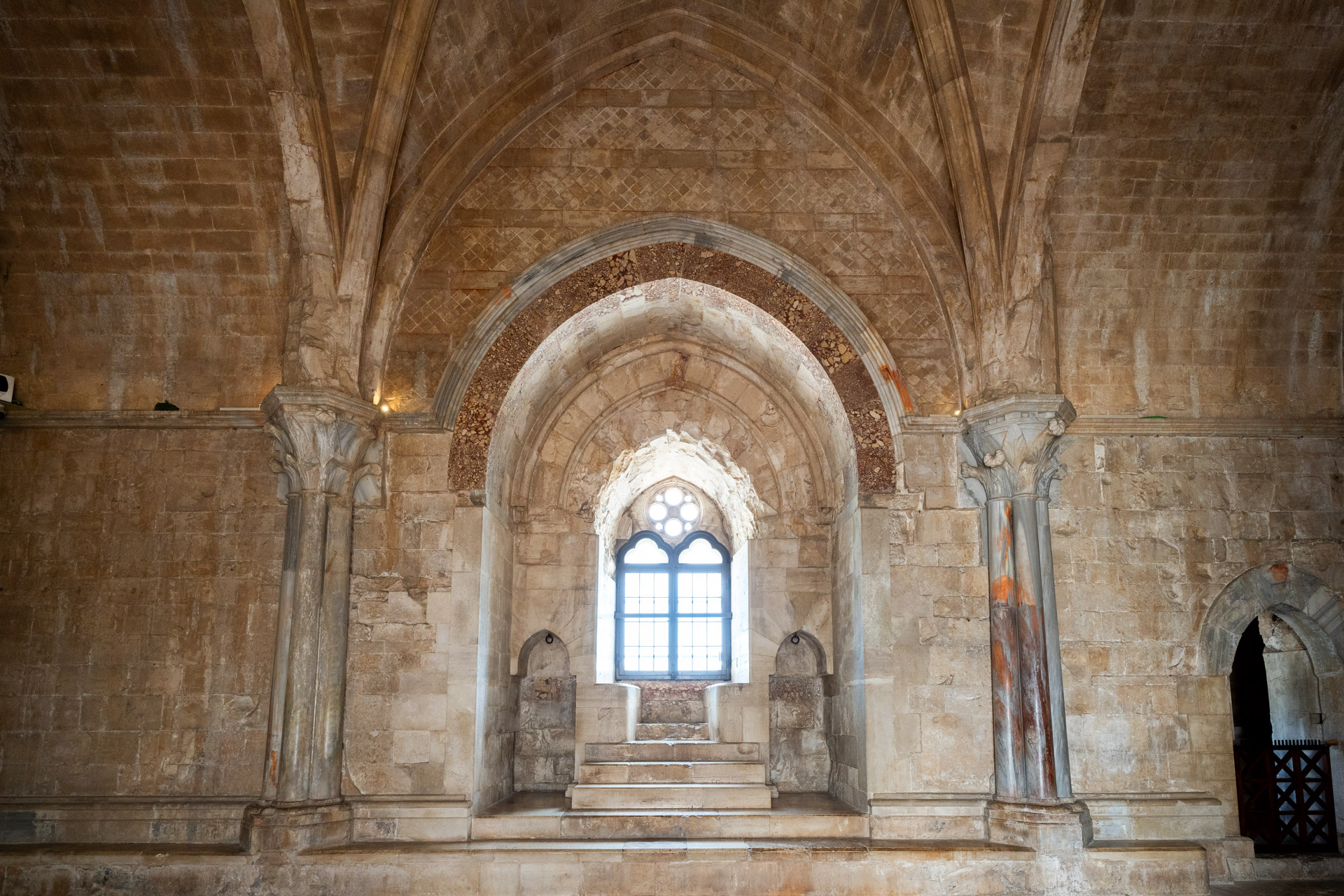 東のホール（別名「玉座の間」）